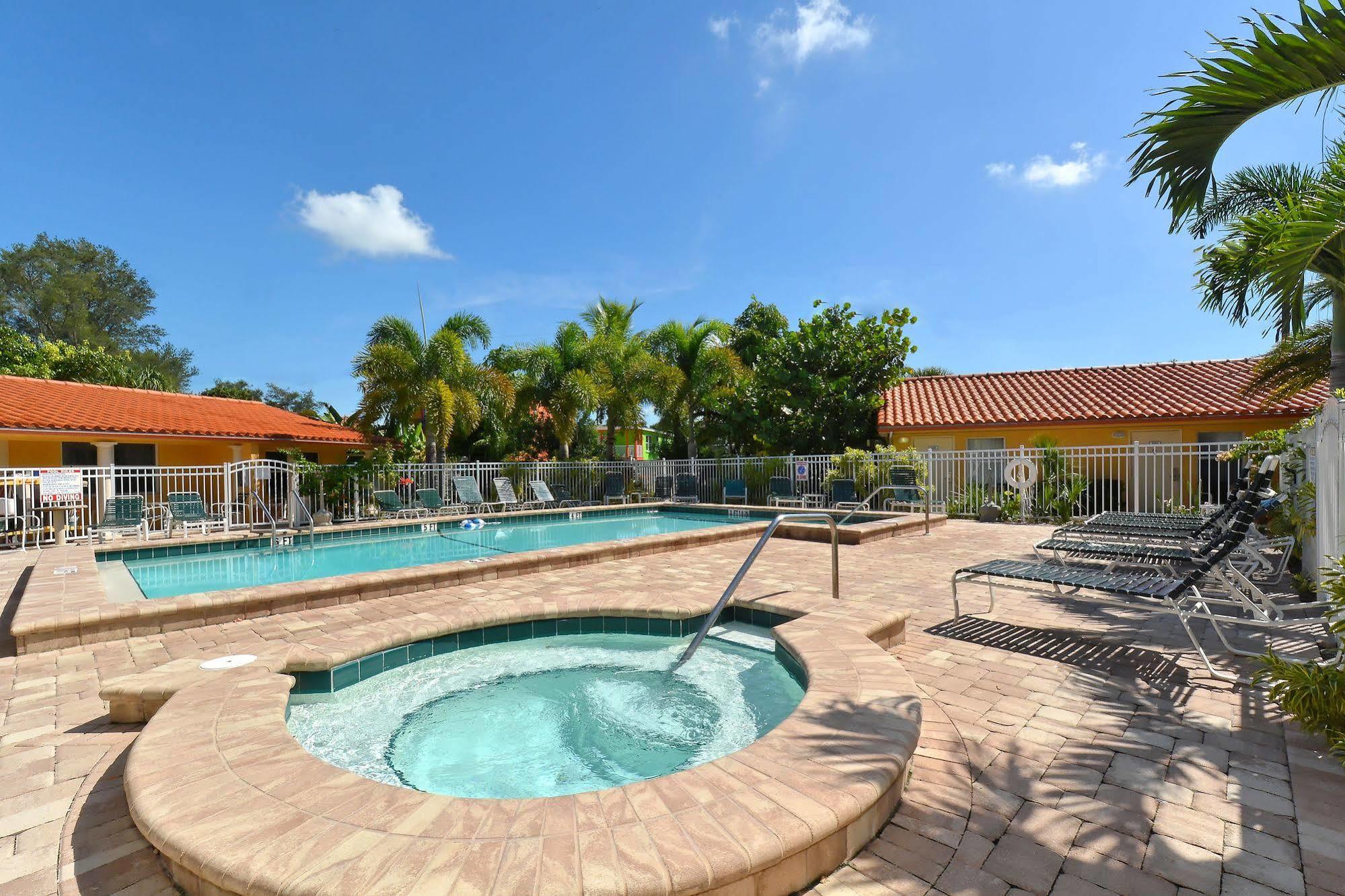 Siesta Key Beach Resort And Suites Sarasota Exteriör bild